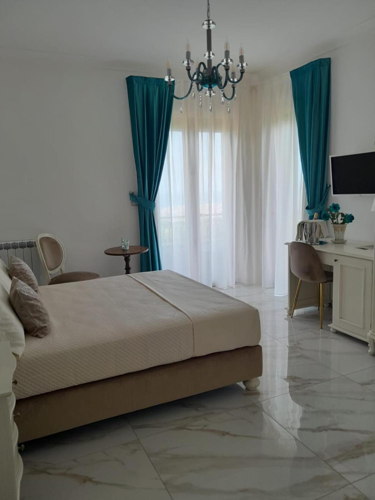 La Vigna Del Vento Bed and Breakfast Casola di Napoli Eksteriør billede