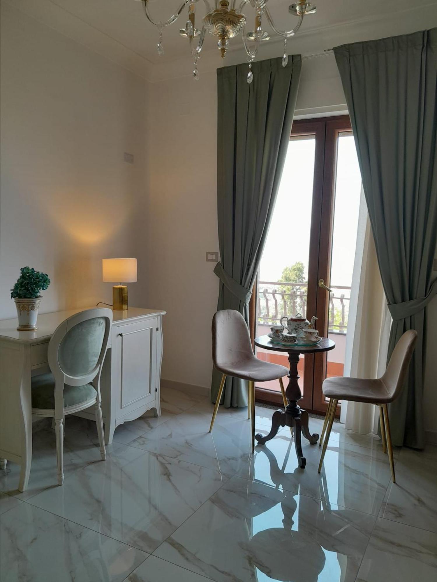 La Vigna Del Vento Bed and Breakfast Casola di Napoli Eksteriør billede