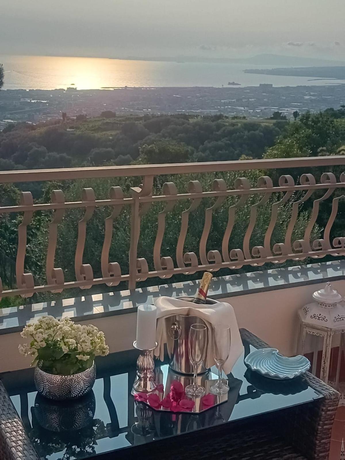 La Vigna Del Vento Bed and Breakfast Casola di Napoli Eksteriør billede
