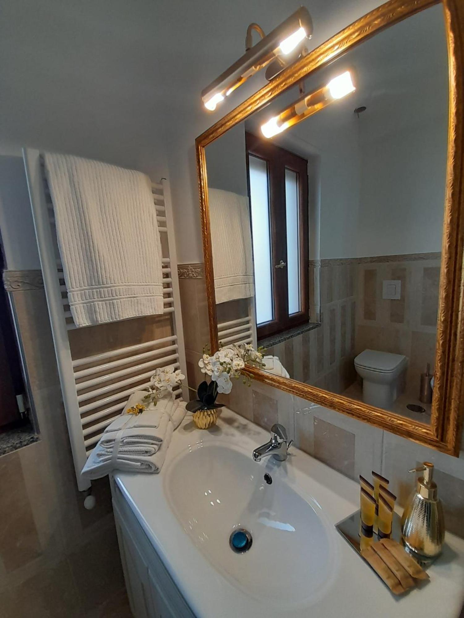 La Vigna Del Vento Bed and Breakfast Casola di Napoli Eksteriør billede