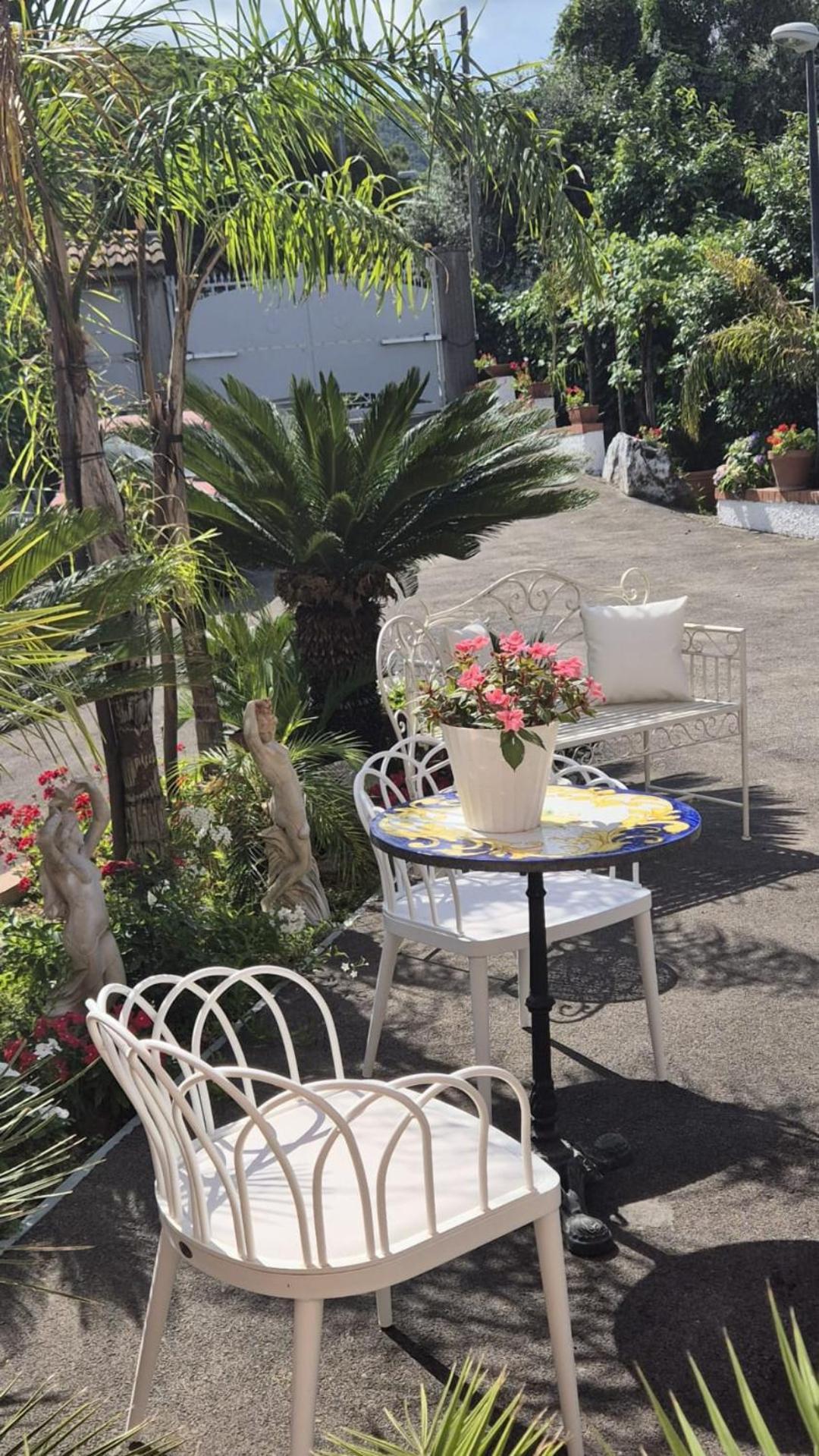 La Vigna Del Vento Bed and Breakfast Casola di Napoli Eksteriør billede
